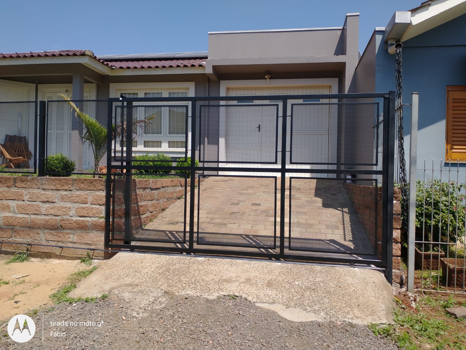 Grade residencial metálica